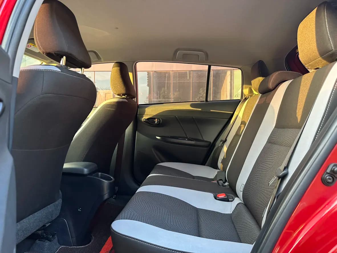 Toyota Yaris L 2022 г. 13128 км. — фото 14