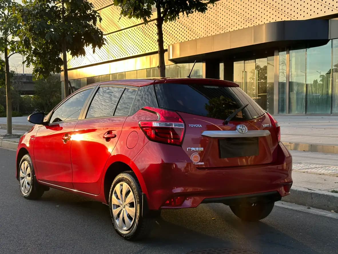 Toyota Yaris L 2022 г. 13128 км. — фото 5