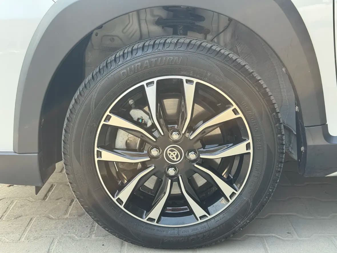 Toyota Yaris L 2021 г. 30141 км. — фото 13