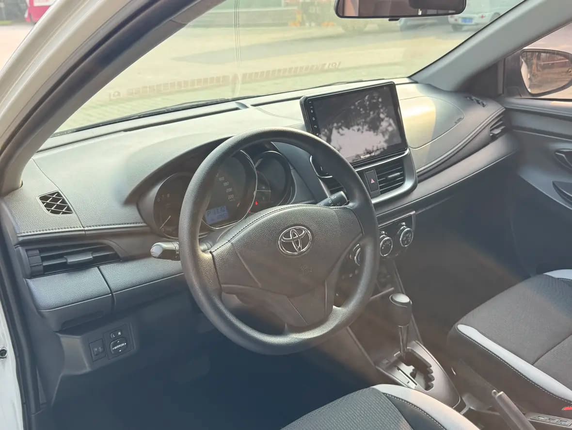Toyota Yaris L 2021 г. 30141 км. — фото 16