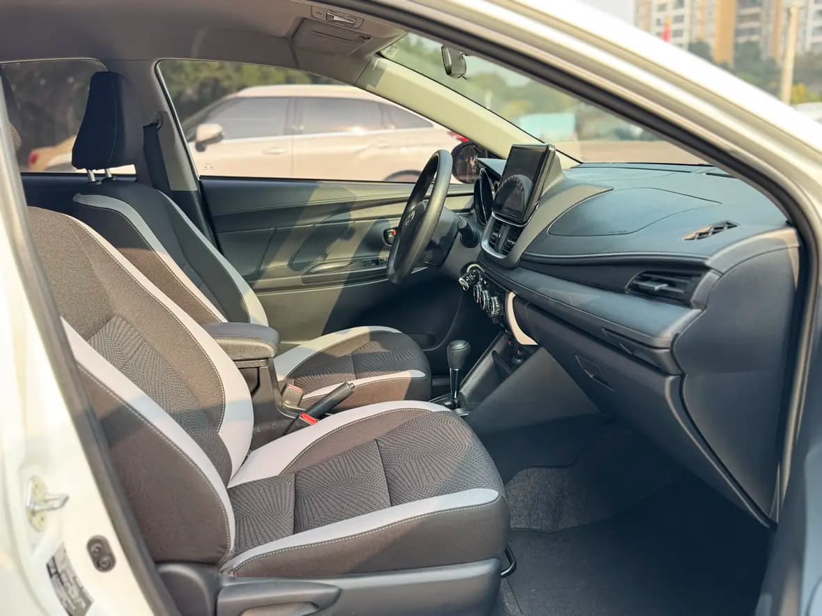 Toyota Yaris L 2021 г. 30141 км. — фото 21