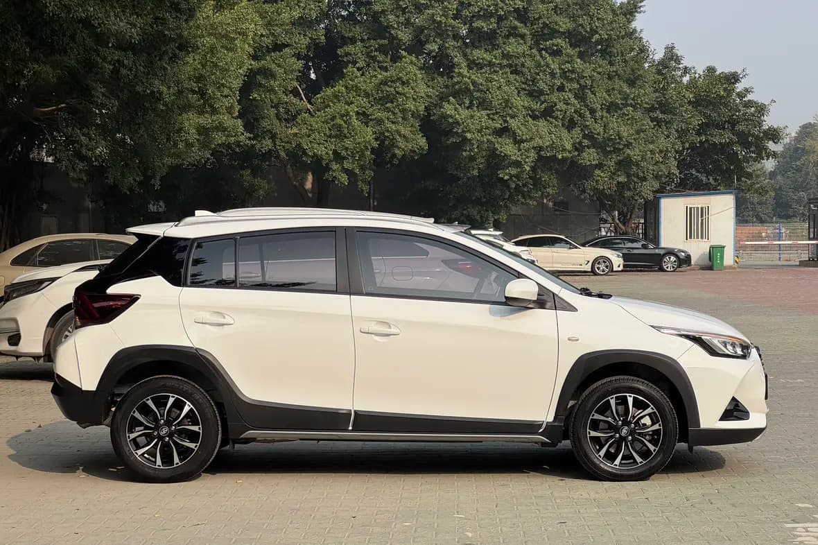 Toyota Yaris L 2021 г. 30141 км. — фото 7