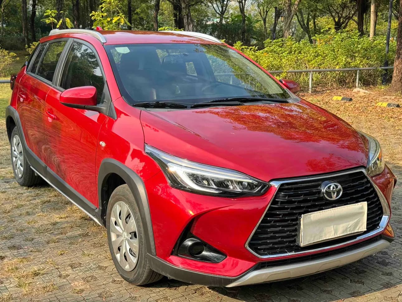 Toyota Yaris L 2022 г. 13042 км. — фото 3