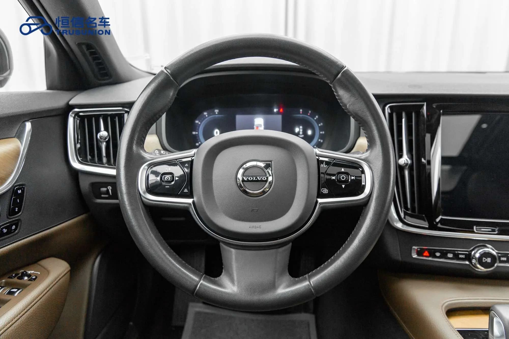 Volvo S90 2021 г. 25126 км. — фото 17
