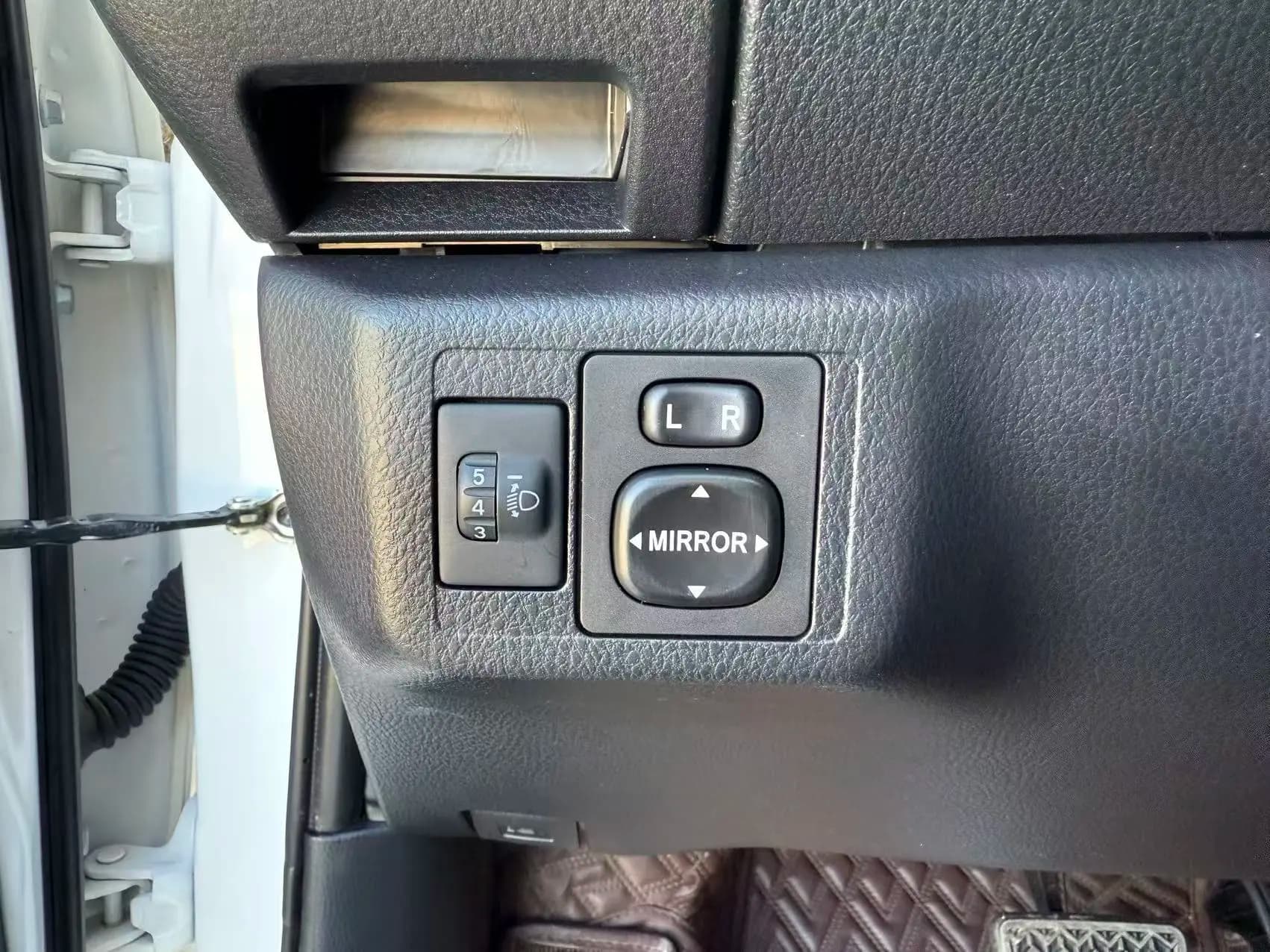 Toyota Yaris L 2022 г. 27529 км. — фото 13