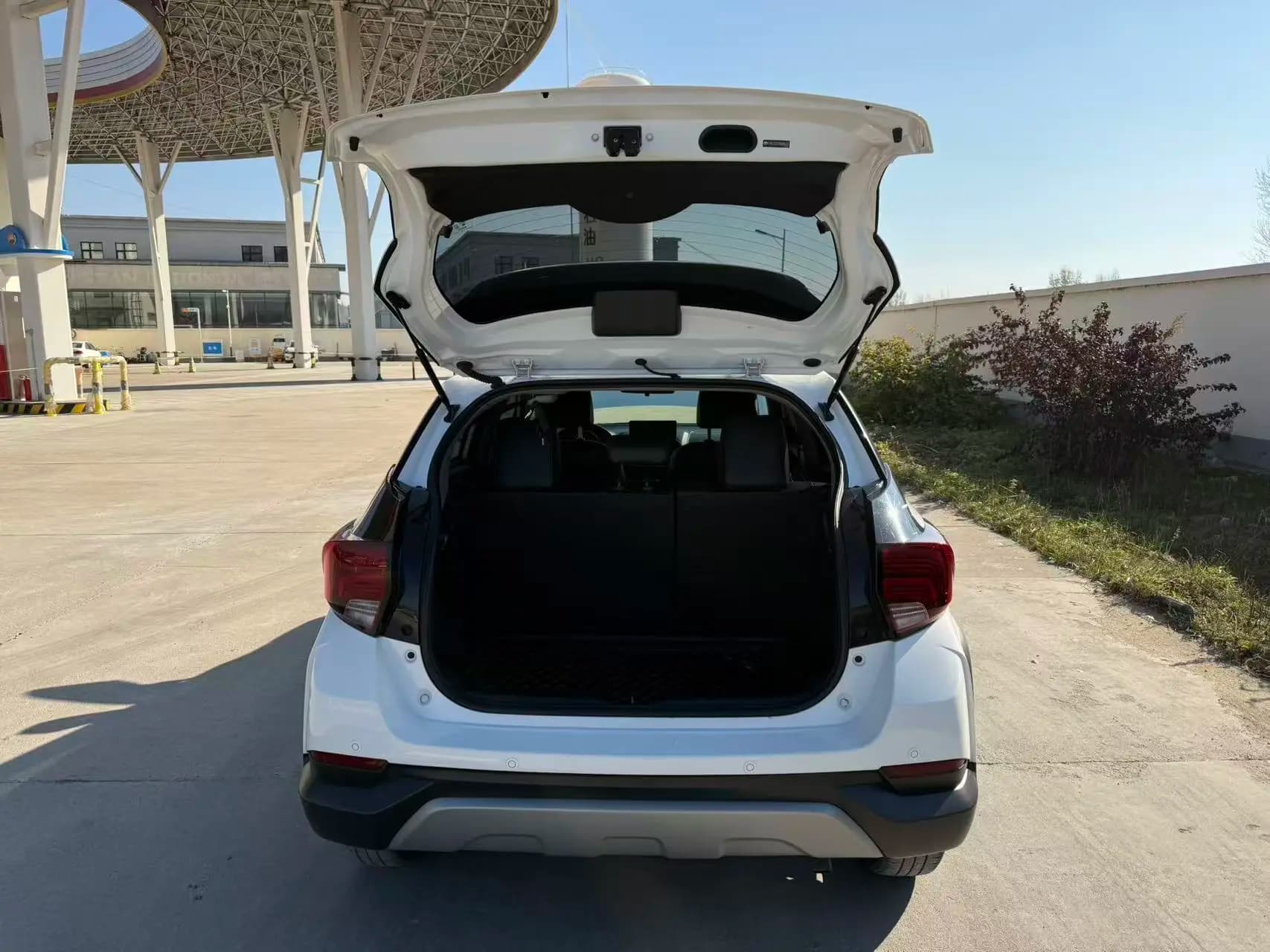 Toyota Yaris L 2022 г. 27529 км. — фото 10