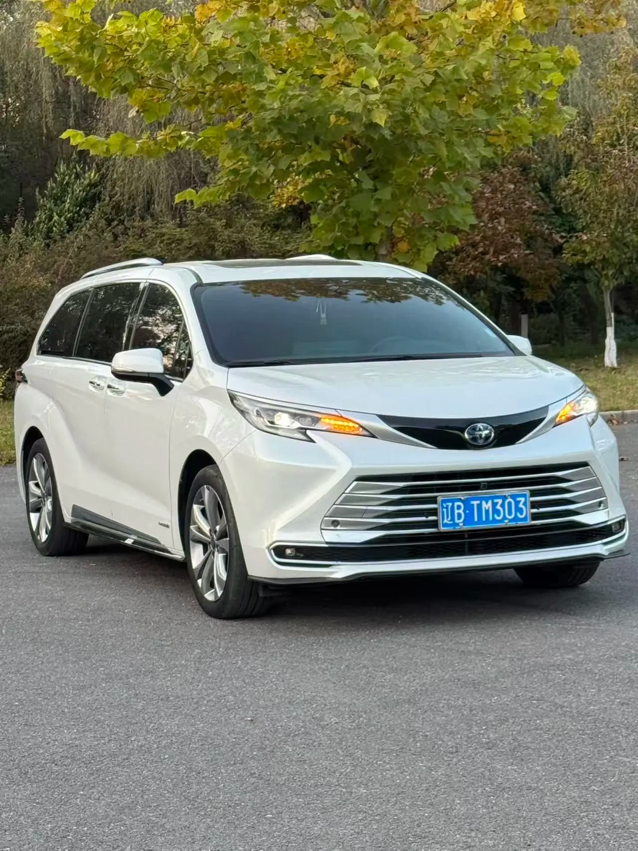 Toyota Sienna 2023 г. 60026 км. — фото 3