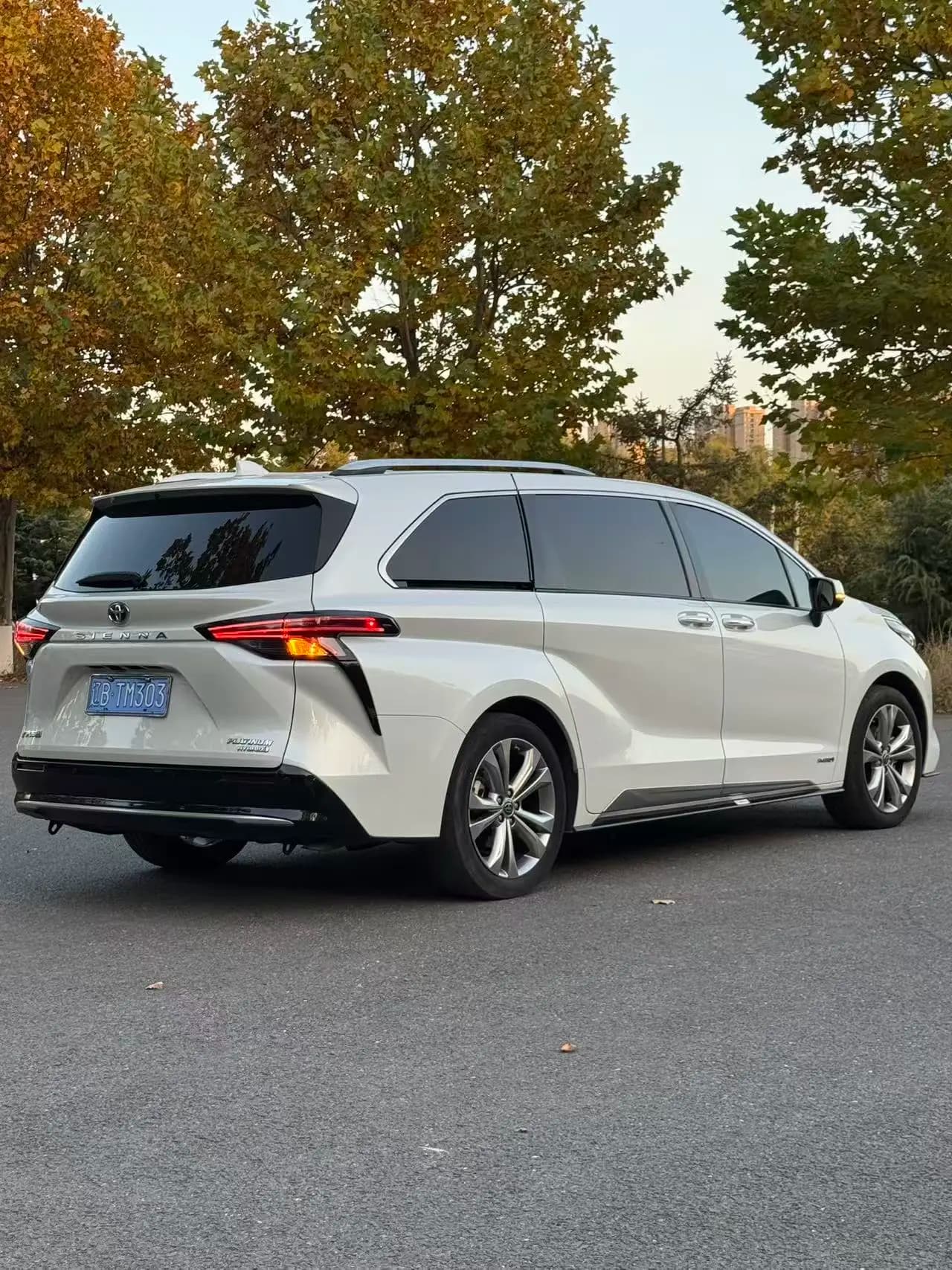 Toyota Sienna 2023 г. 60026 км. — фото 6