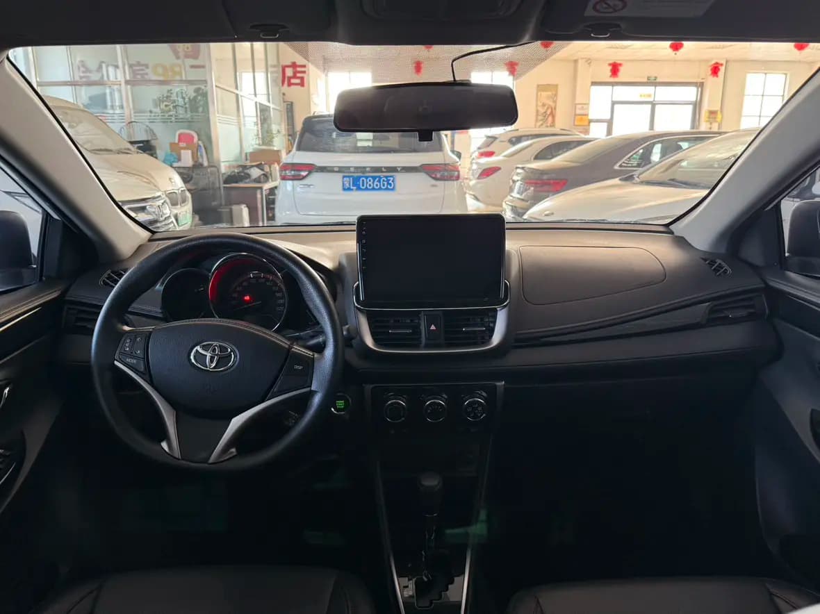 Toyota Yaris L 2022 г. 34330 км. — фото 13