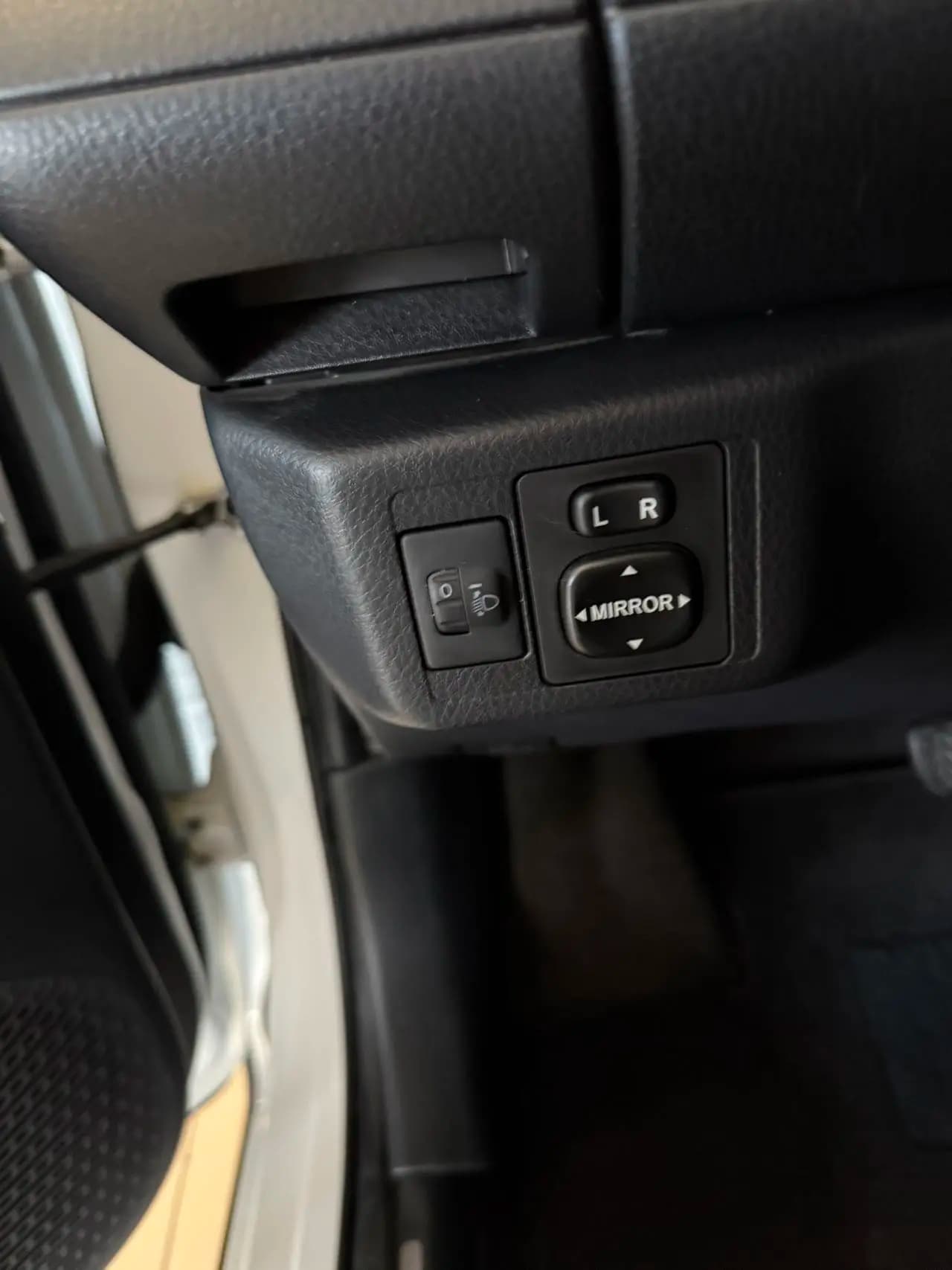 Toyota Yaris L 2022 г. 34330 км. — фото 16