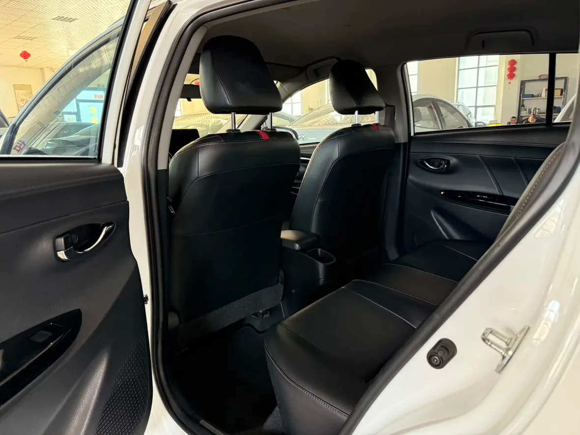 Toyota Yaris L 2022 г. 34330 км. — фото 17