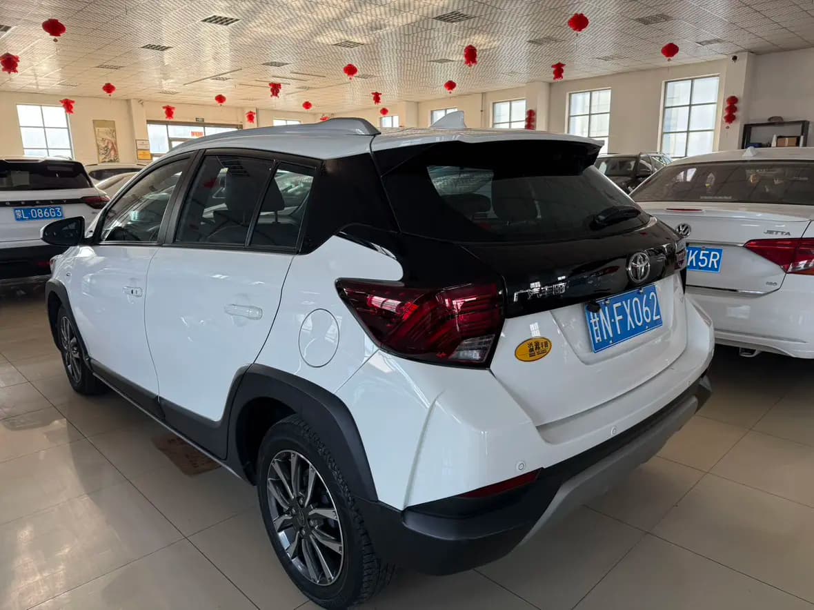 Toyota Yaris L 2022 г. 34330 км. — фото 4