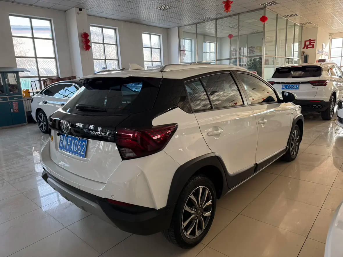Toyota Yaris L 2022 г. 34330 км. — фото 6