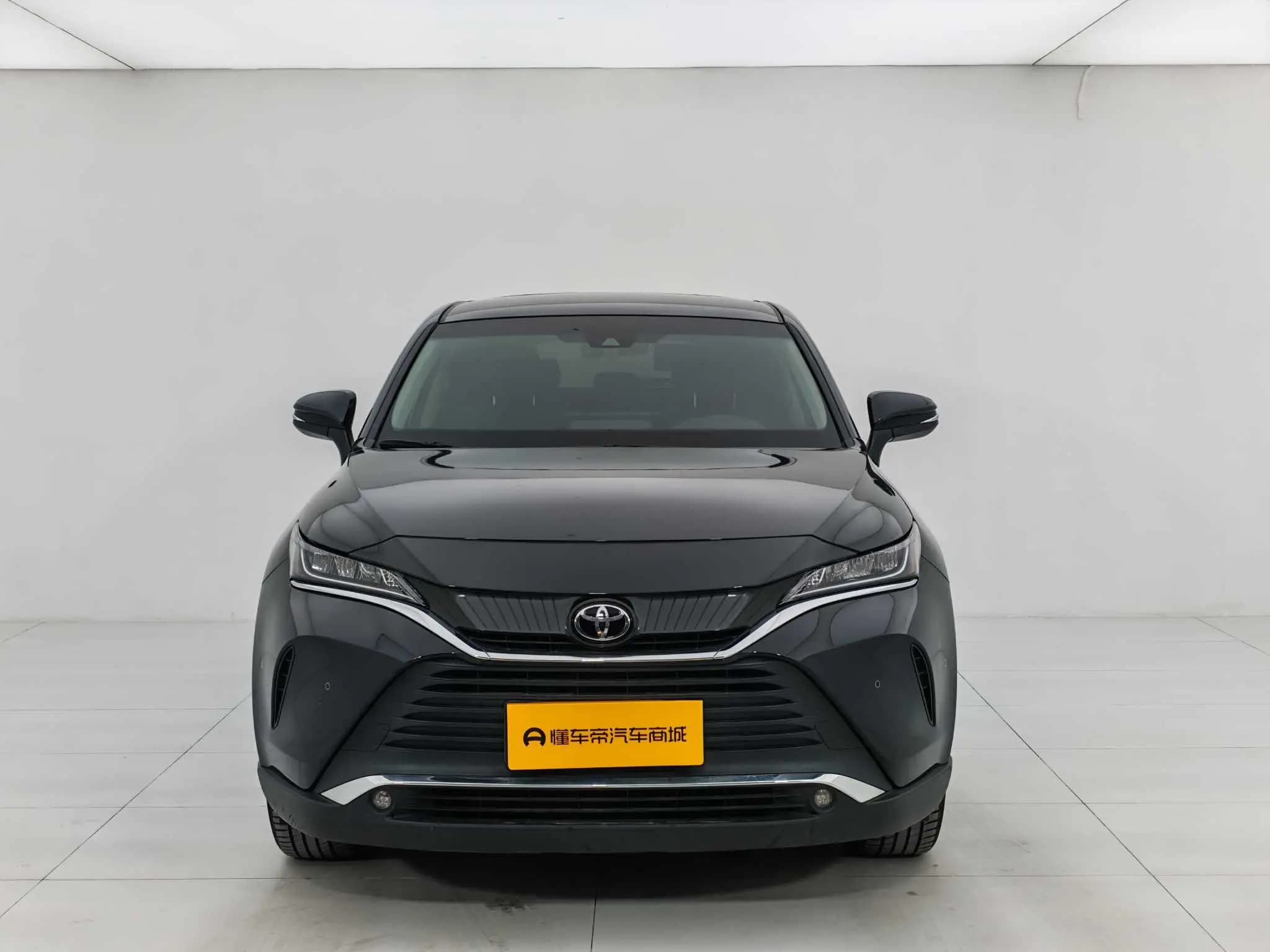 Toyota Harrier 2023 г. 63015 км. — фото 2
