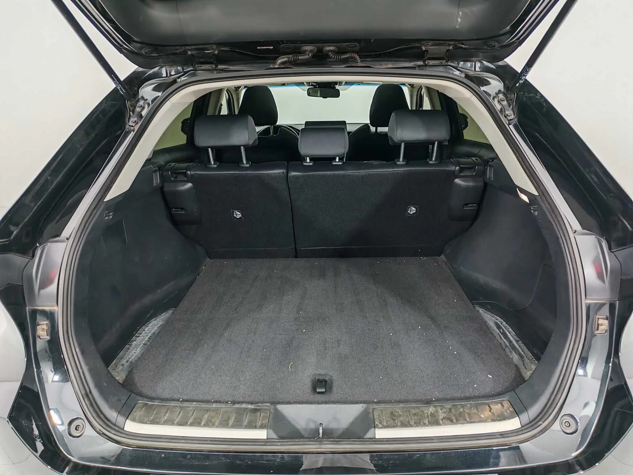 Toyota Harrier 2023 г. 63015 км. — фото 20