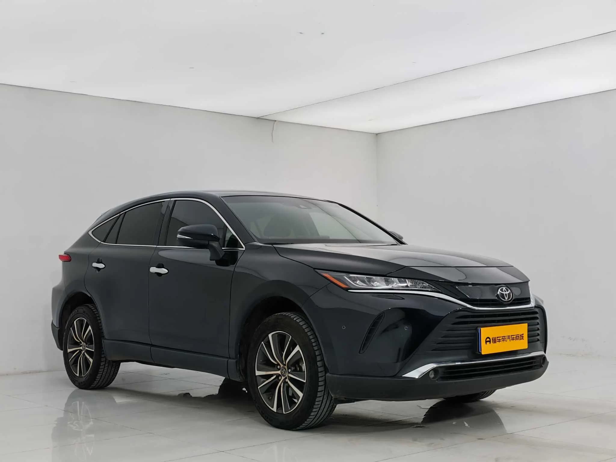 Toyota Harrier 2023 г. 63015 км. — фото 3