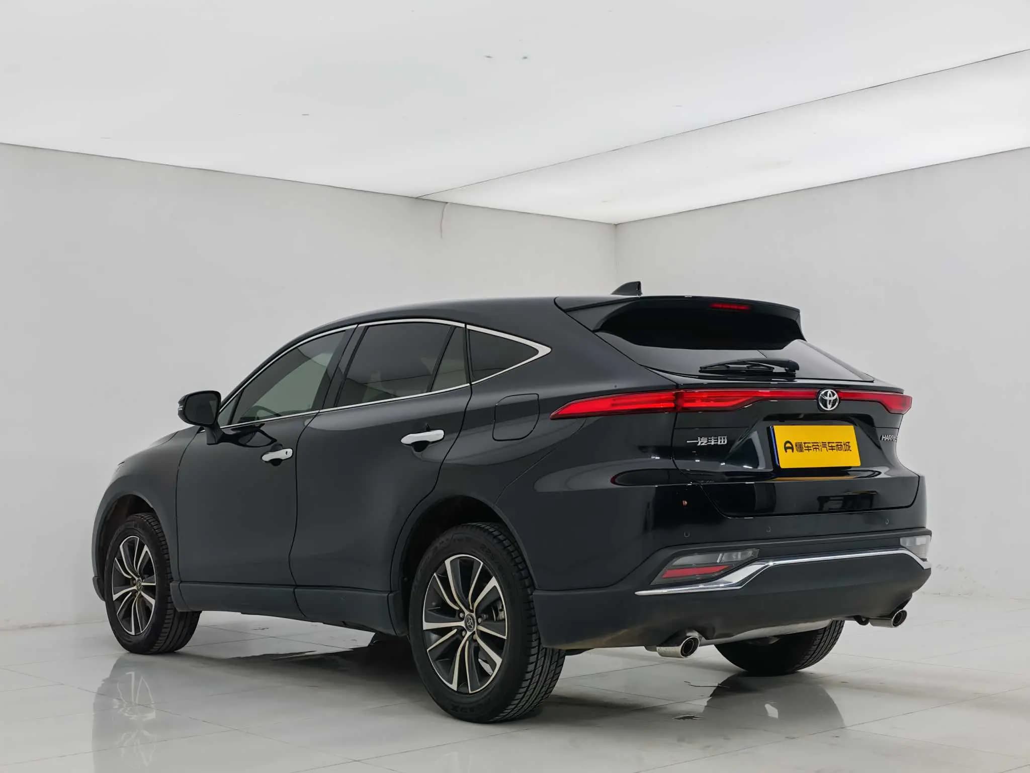 Toyota Harrier 2023 г. 63015 км. — фото 5
