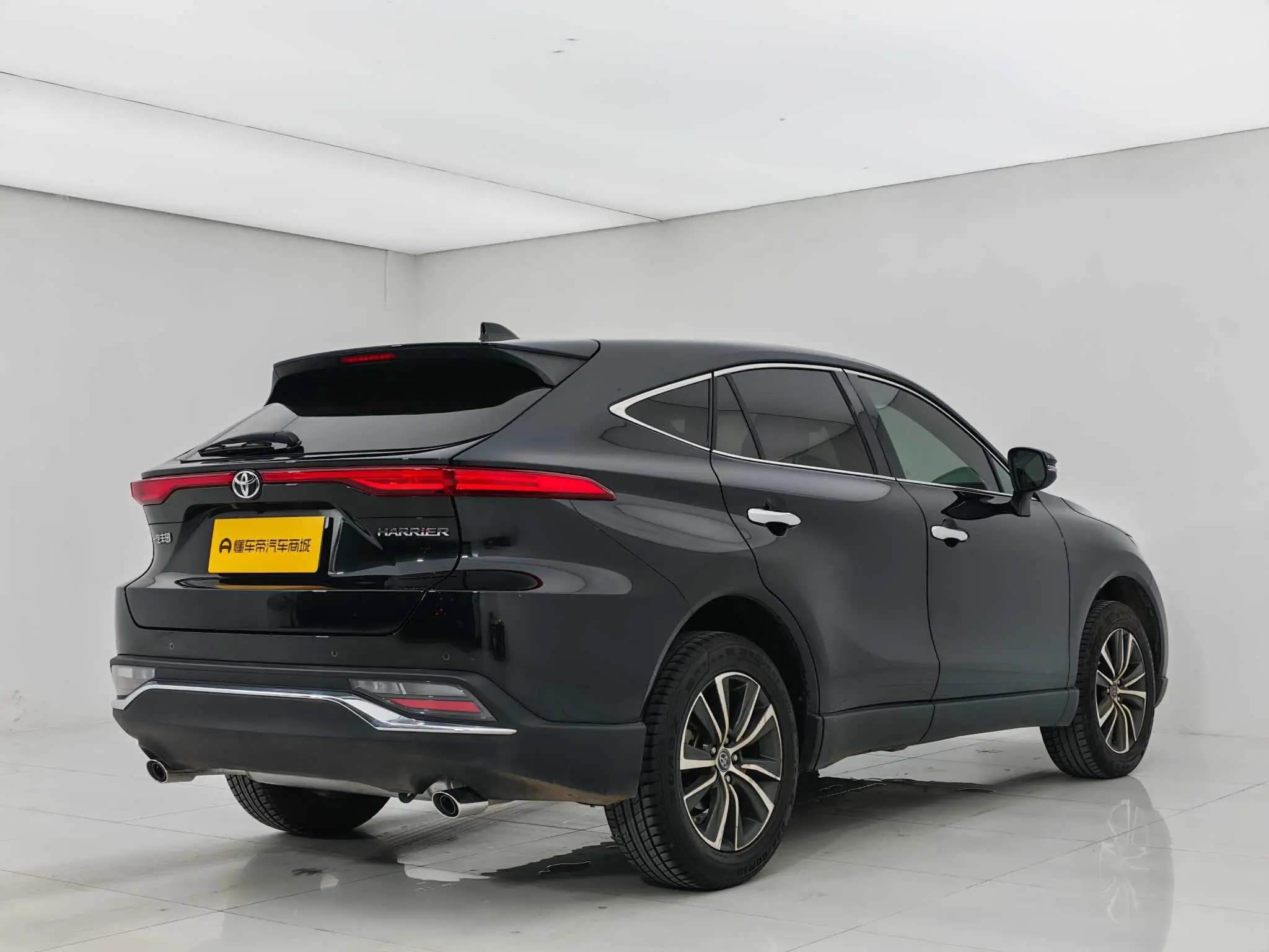 Toyota Harrier 2023 г. 63015 км. — фото 7