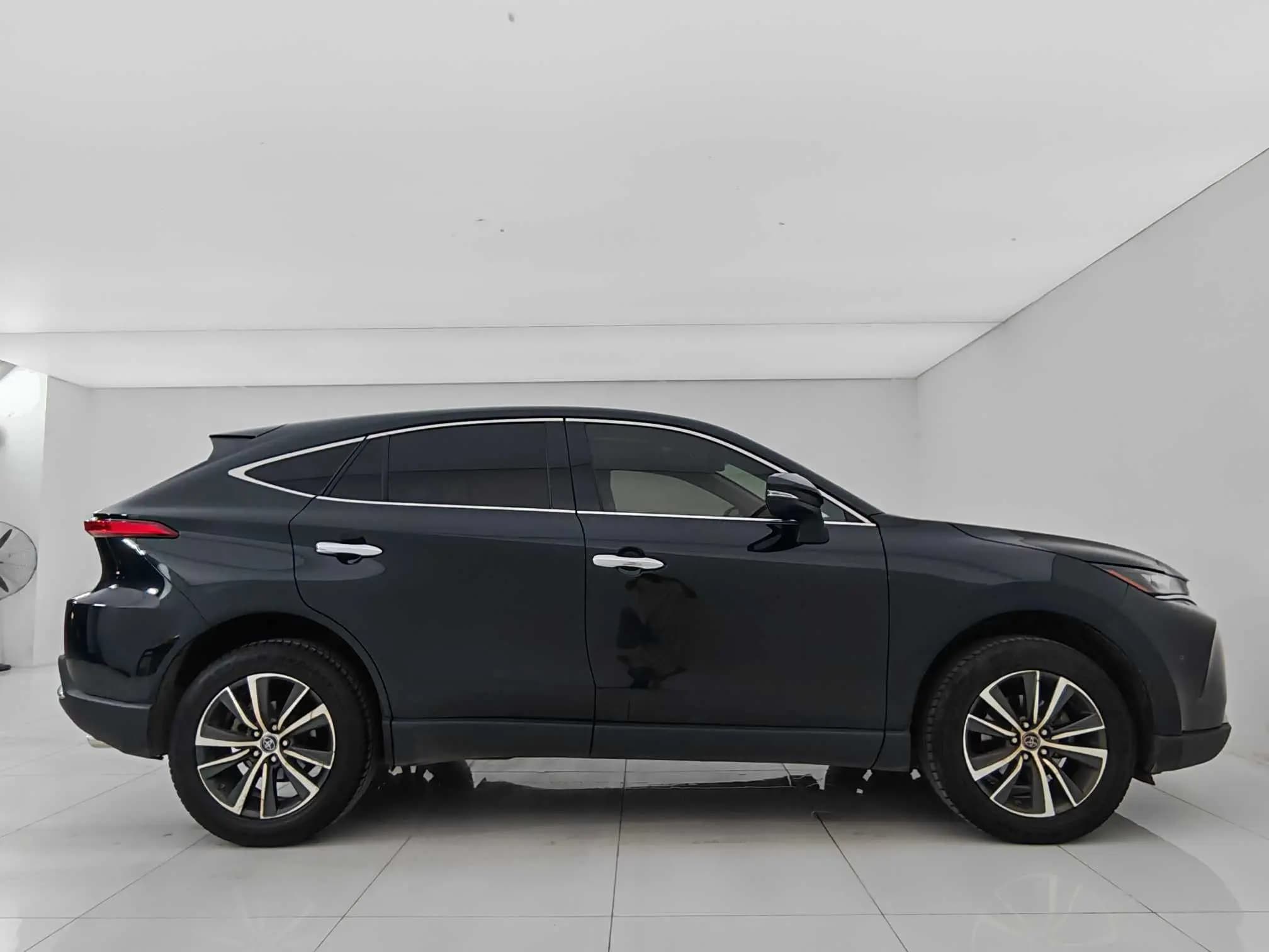 Toyota Harrier 2023 г. 63015 км. — фото 8