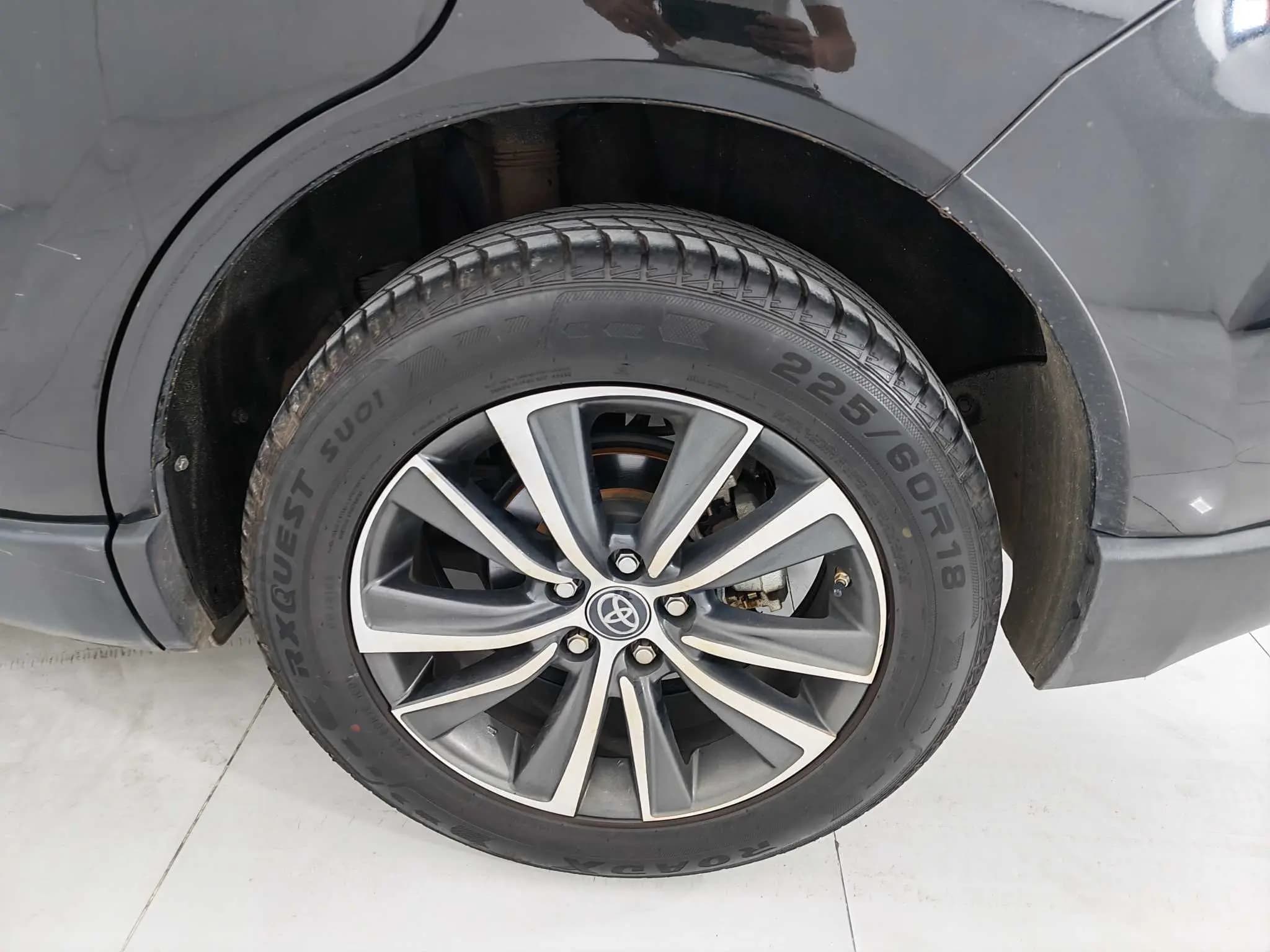 Toyota Harrier 2023 г. 63015 км. — фото 9