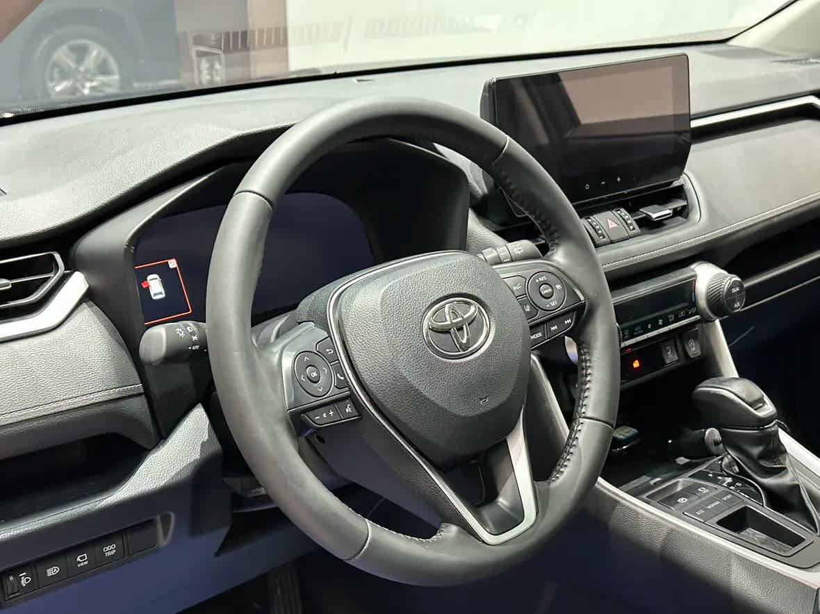 Toyota RAV4 2023 г. 44094 км. — фото 19