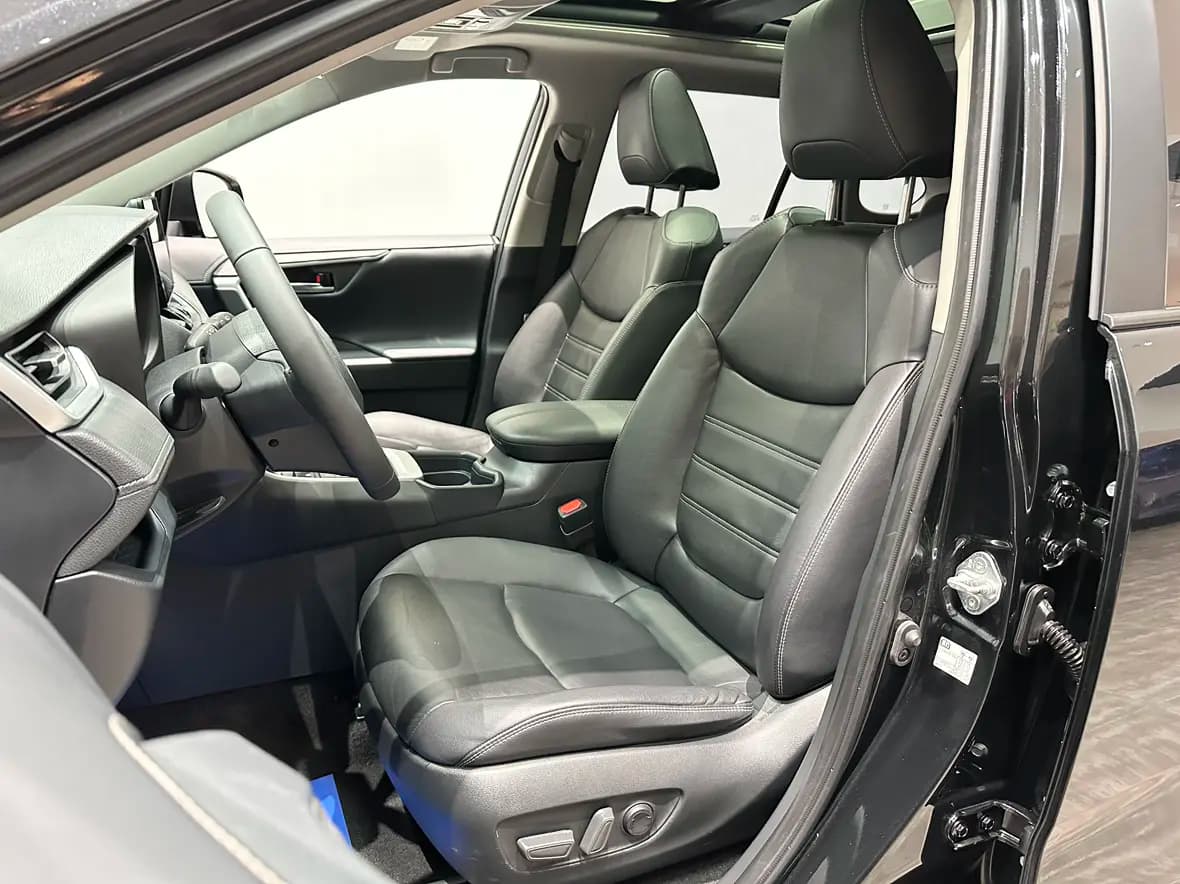 Toyota RAV4 2023 г. 44094 км. — фото 21