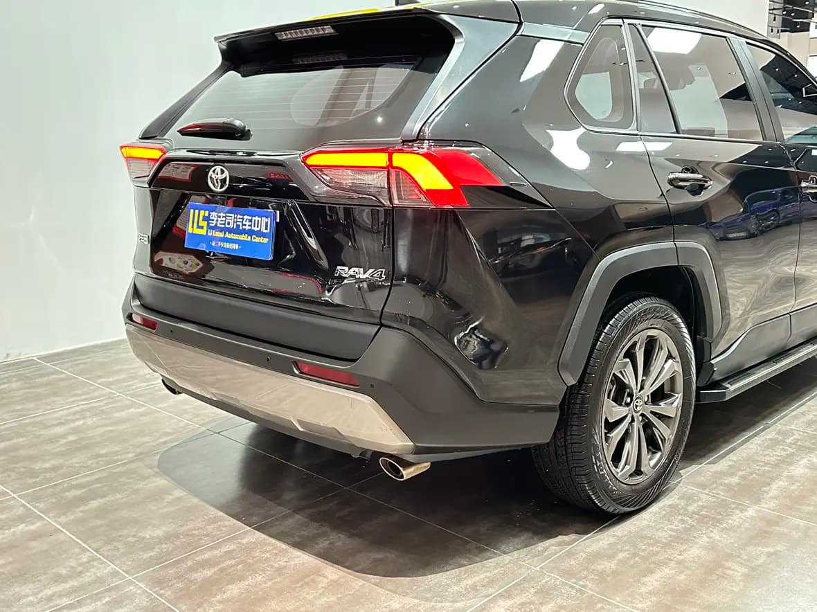 Toyota RAV4 2023 г. 44094 км. — фото 9