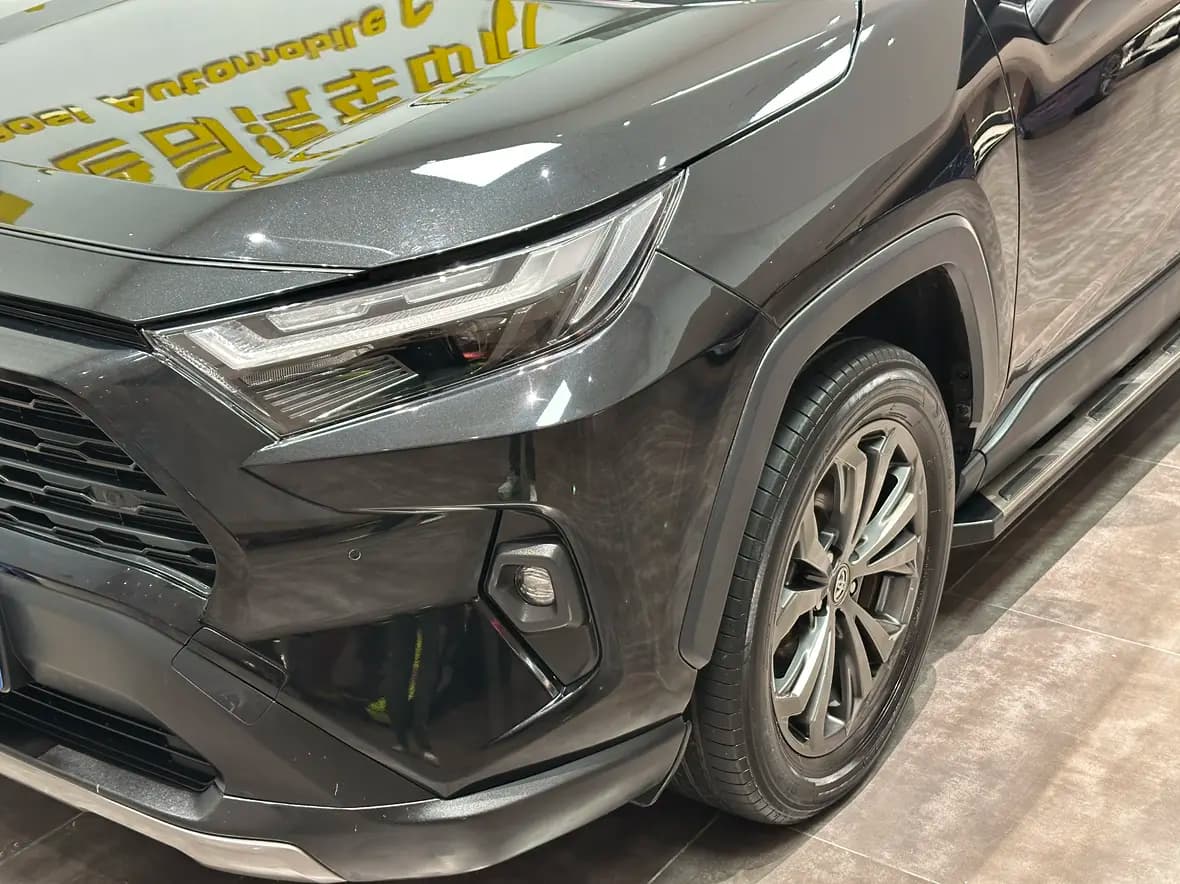 Toyota RAV4 2023 г. 44094 км. — фото 10