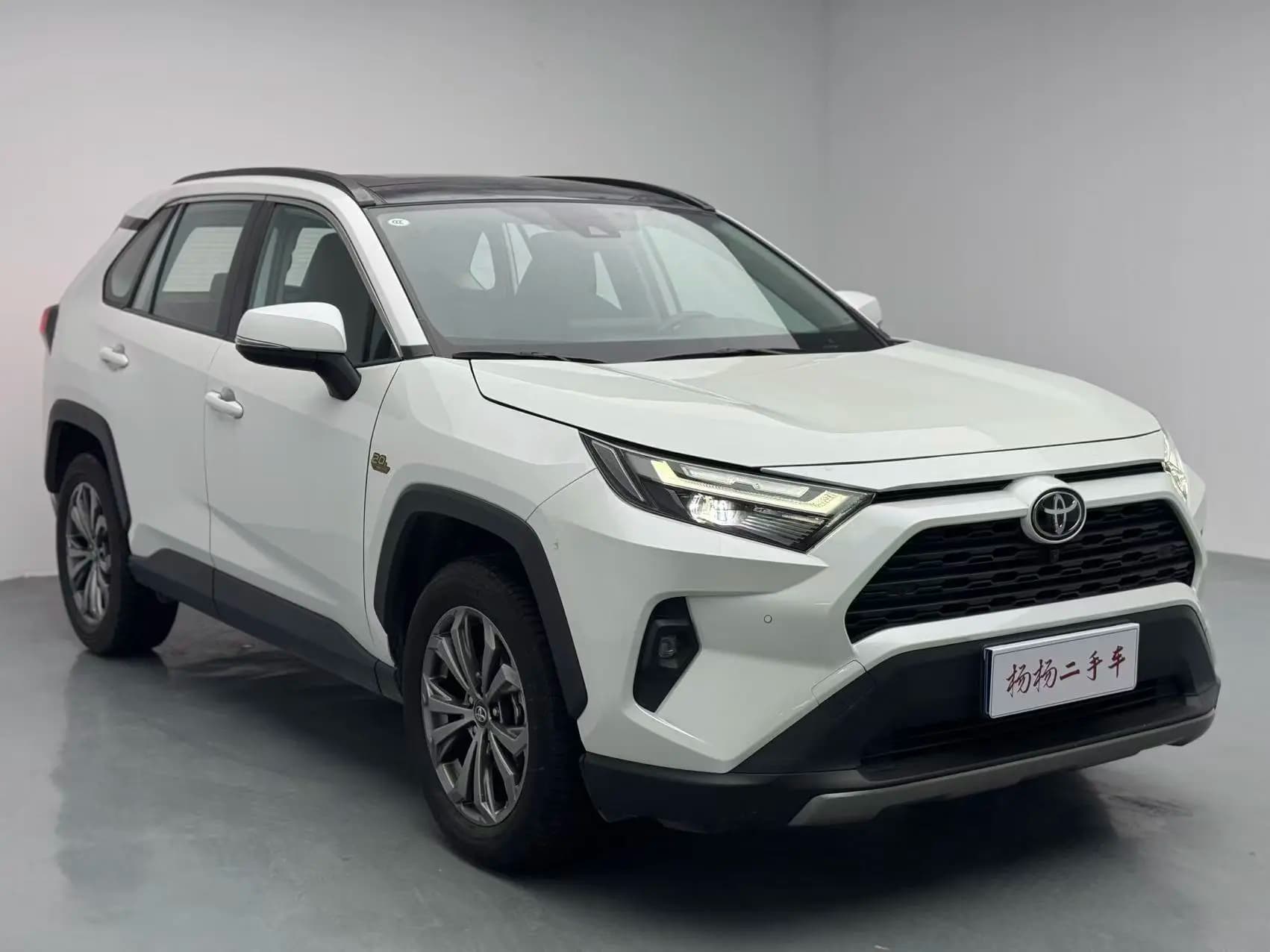 Toyota RAV4 2023 г. 42095 км. — фото 3