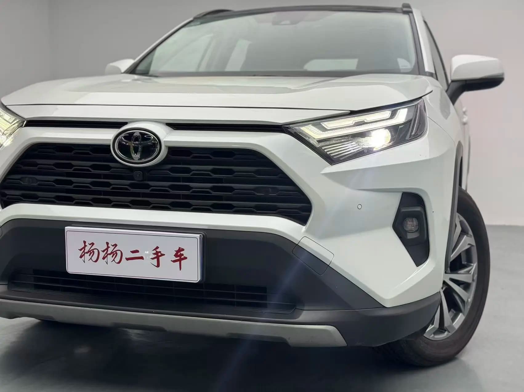 Toyota RAV4 2023 г. 42095 км. — фото 7