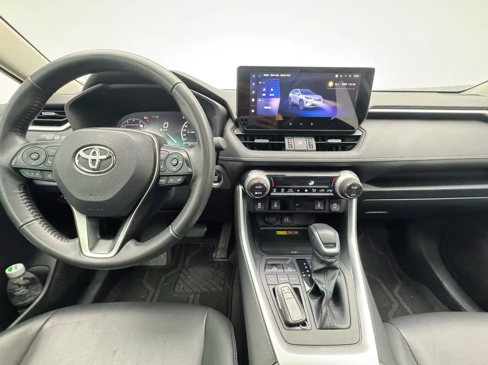 Toyota RAV4 2023 г. 42095 км. — фото 10
