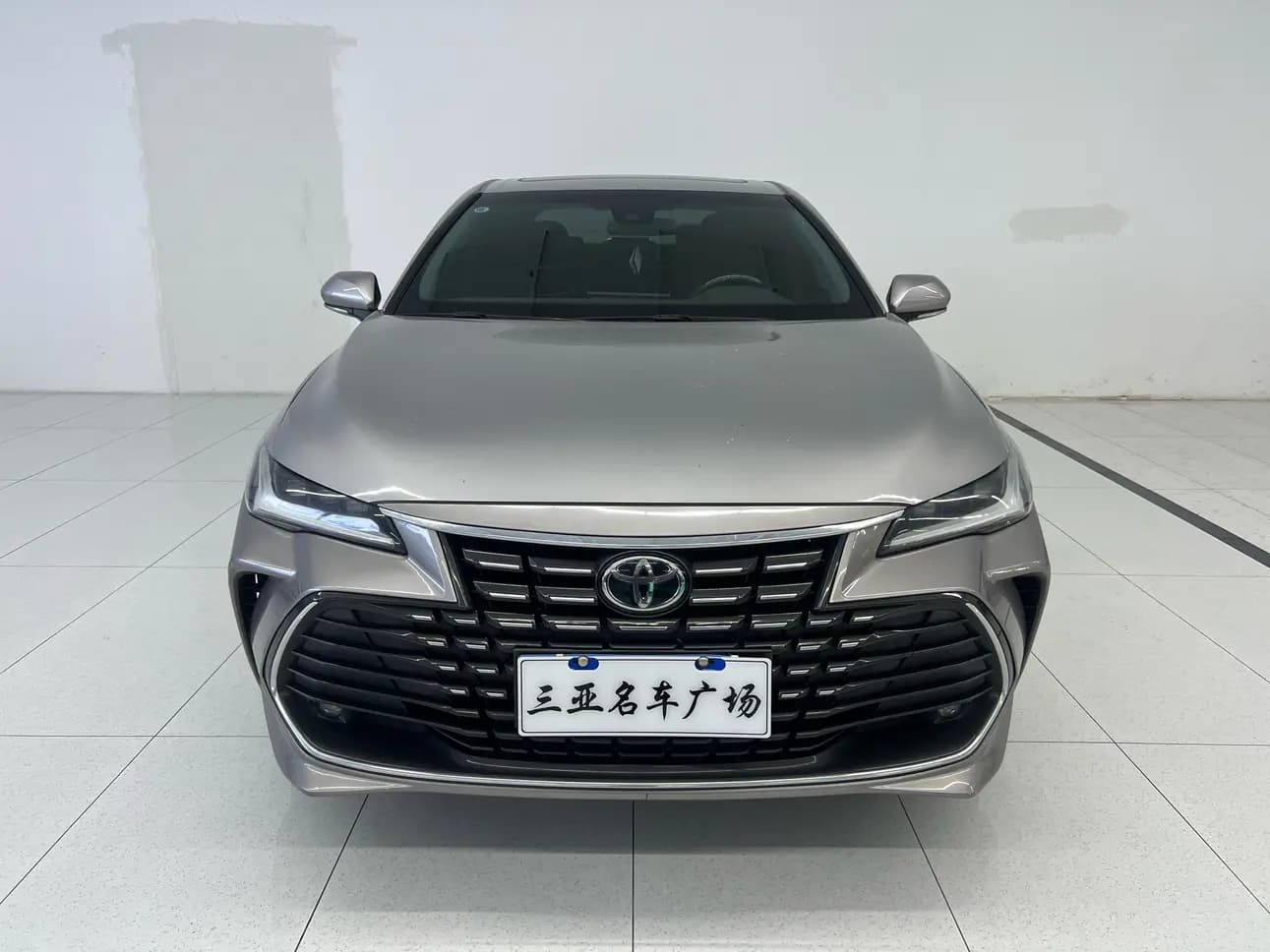 Toyota Avalon 2023 г. 73114 км. — фото 2