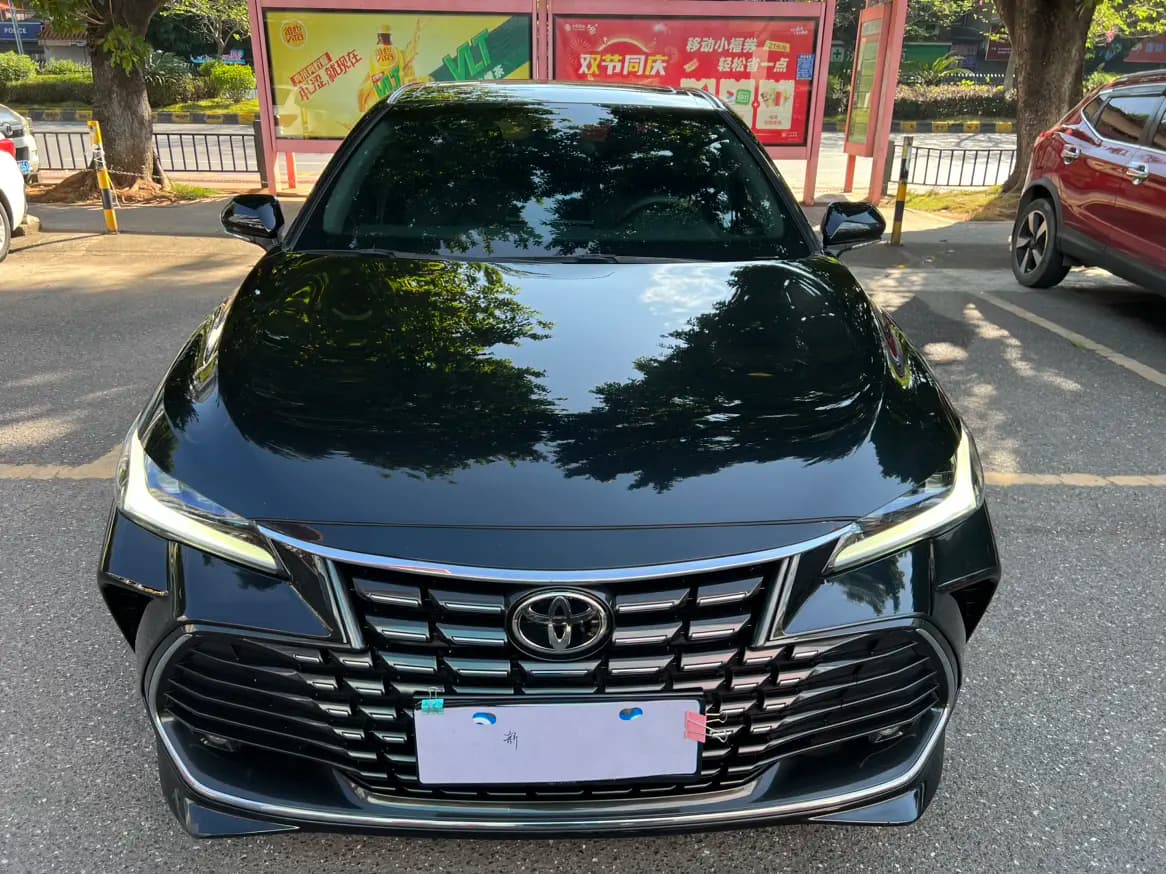 Toyota Avalon 2024 г. 39116 км. — фото 2