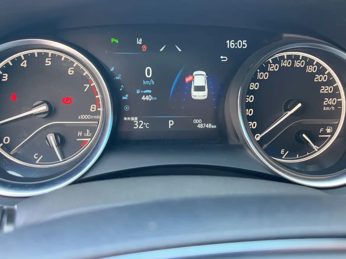 Toyota Camry 2021 г. 48000 км. — фото 8