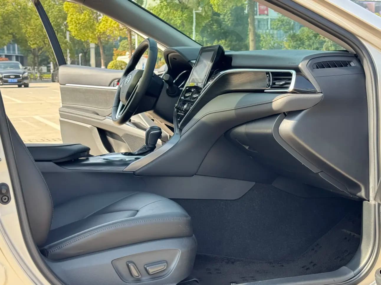 Toyota Camry 2021 г. 94000 км. — фото 13