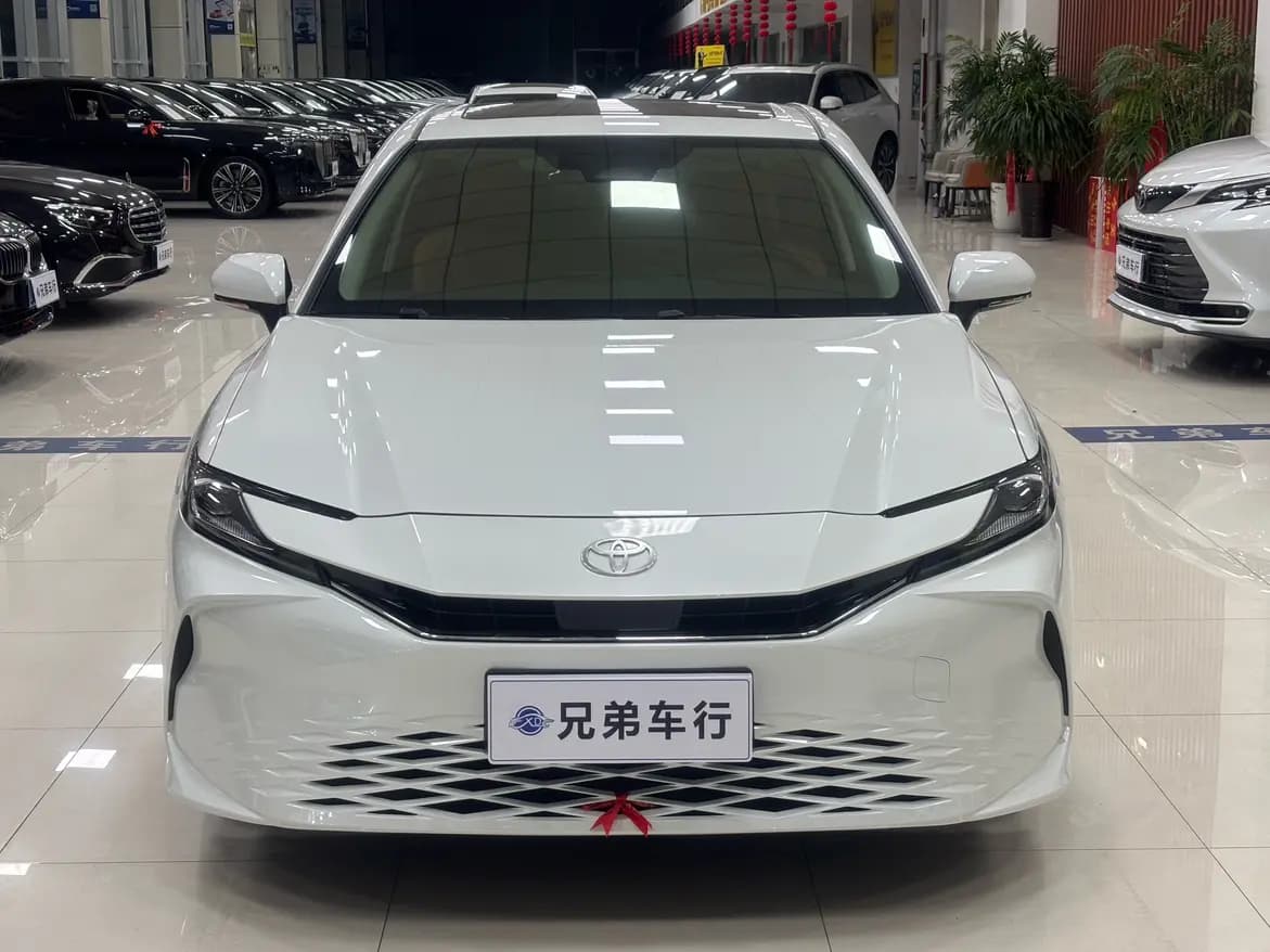 Toyota Camry 2024 г. 1300 км. — фото 2