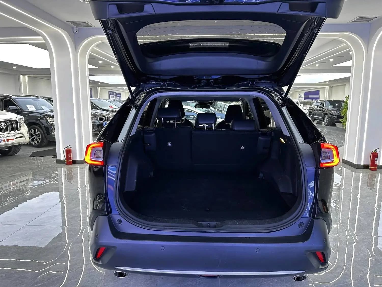 Toyota Wildlander PHEV 2021 г. 58088 км. — фото 10
