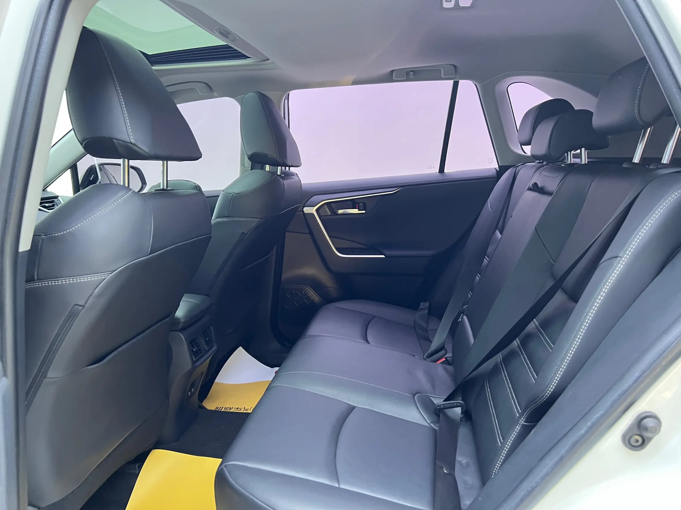 Toyota RAV4 2021 г. 48896 км. — фото 18