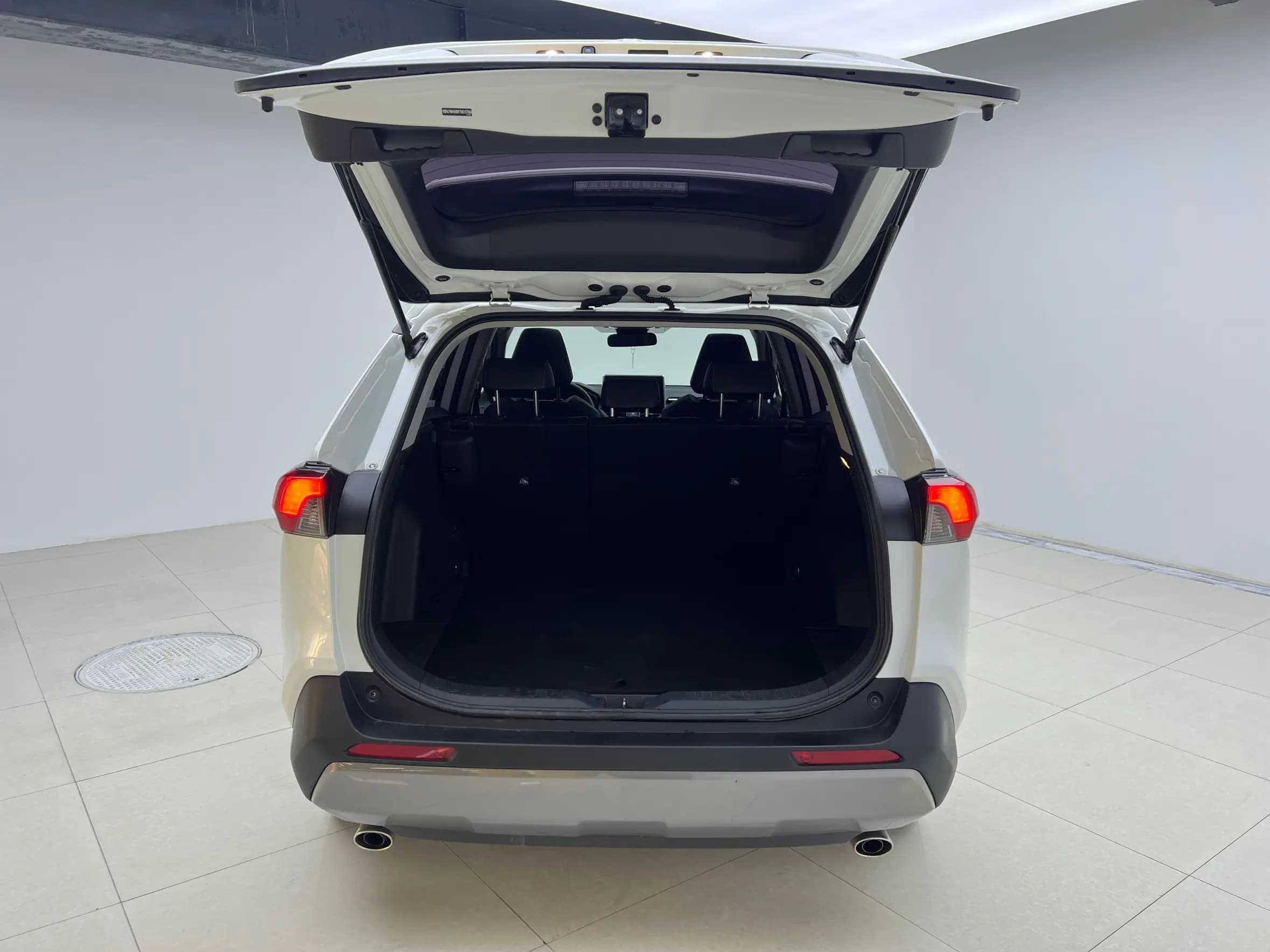Toyota RAV4 2021 г. 48896 км. — фото 20