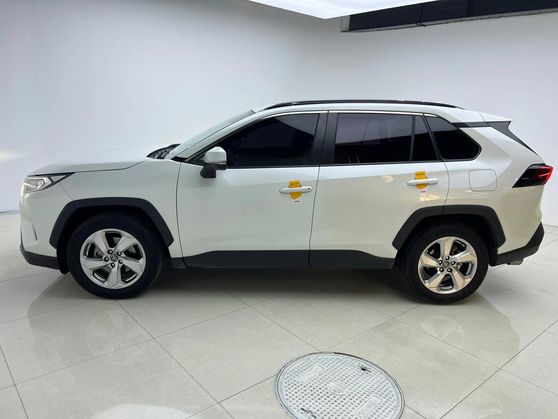 Toyota RAV4 2021 г. 48896 км. — фото 4