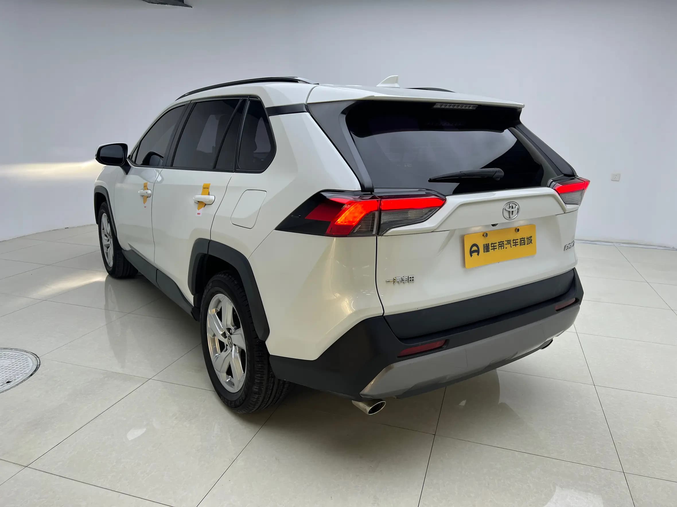 Toyota RAV4 2021 г. 48896 км. — фото 5