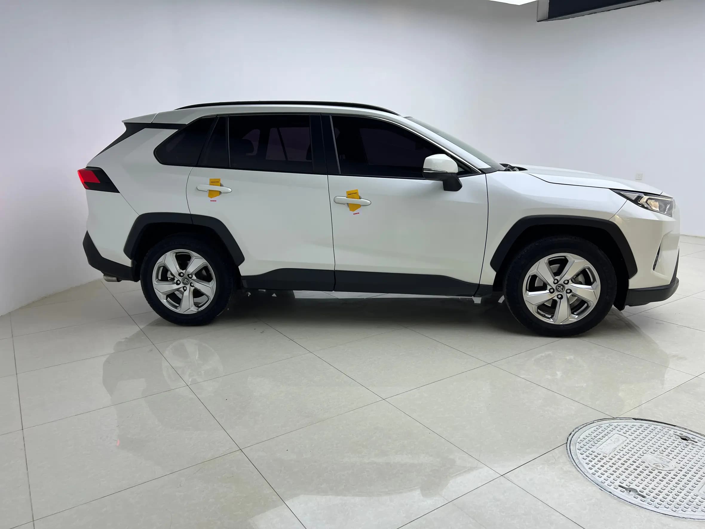 Toyota RAV4 2021 г. 48896 км. — фото 8