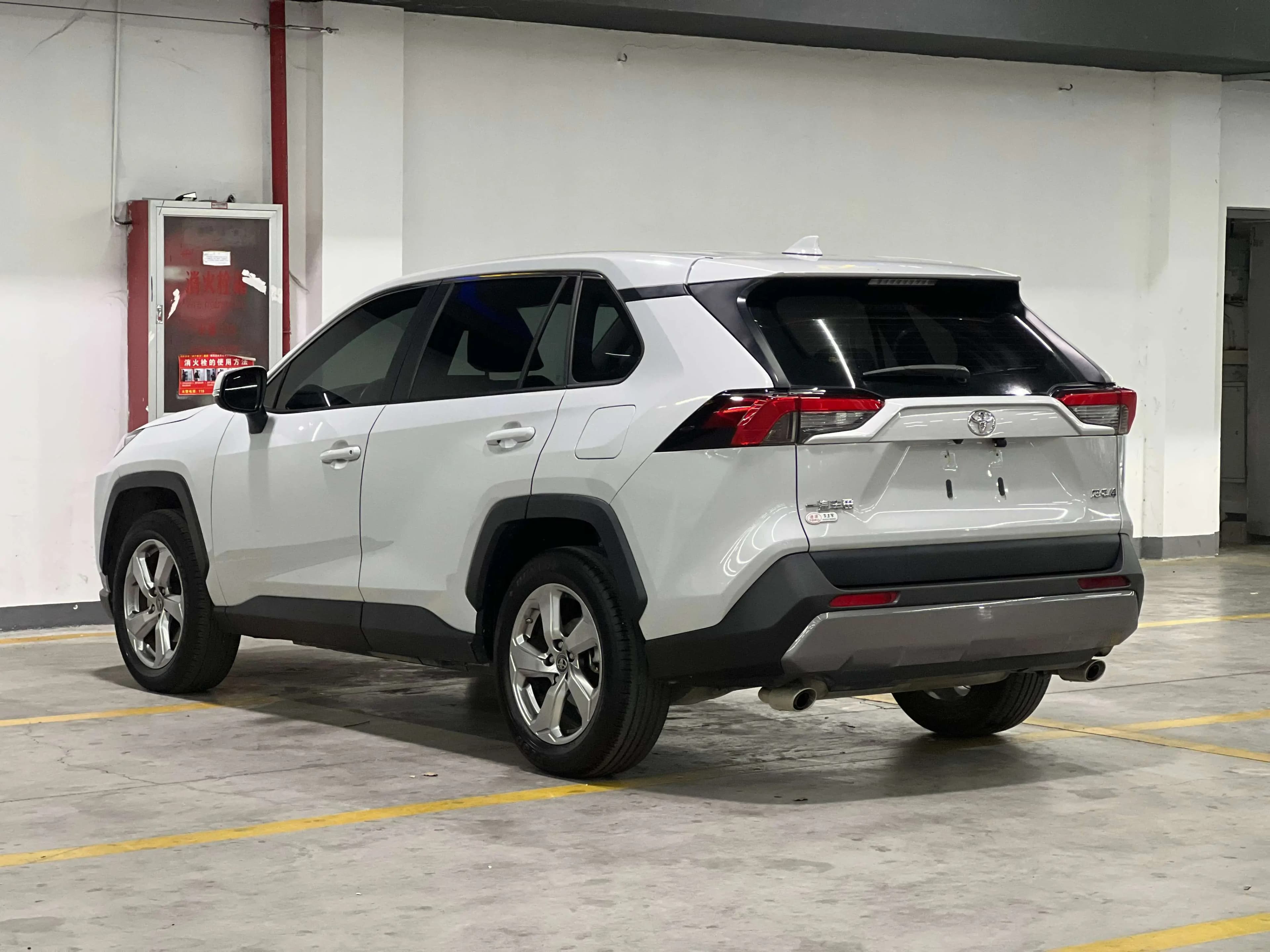 Toyota RAV4 2022 г. 26097 км. — фото 4
