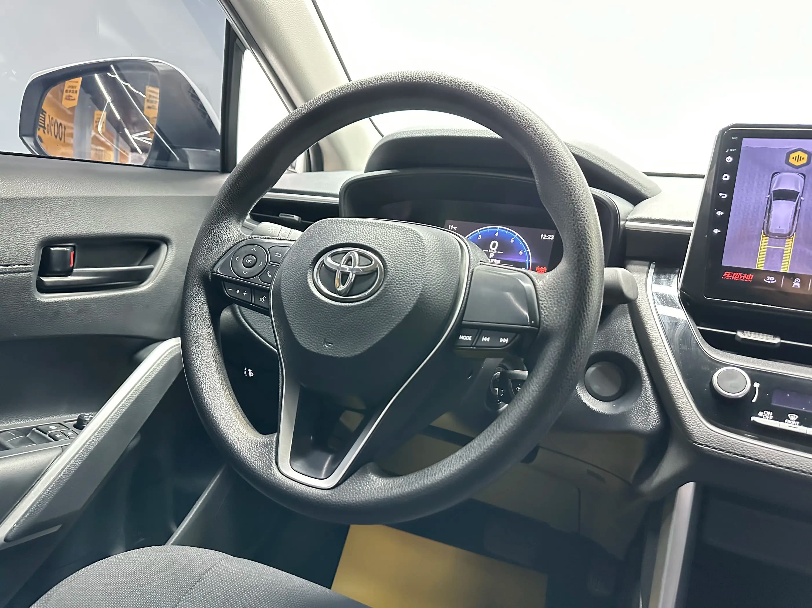 Toyota Frontlander 2024 г. 23900 км. — фото 15