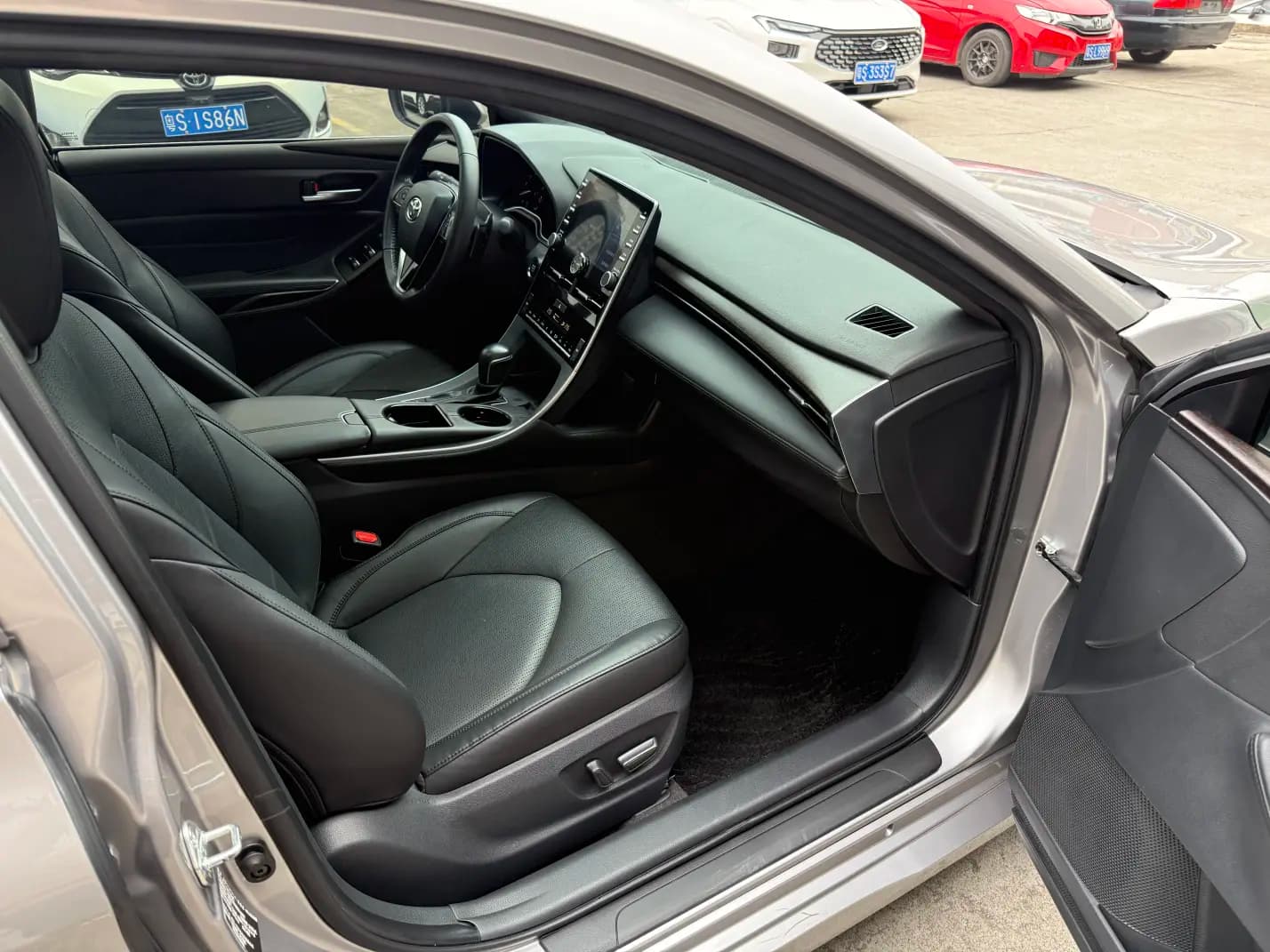 Toyota Avalon 2022 г. 40000 км. — фото 17