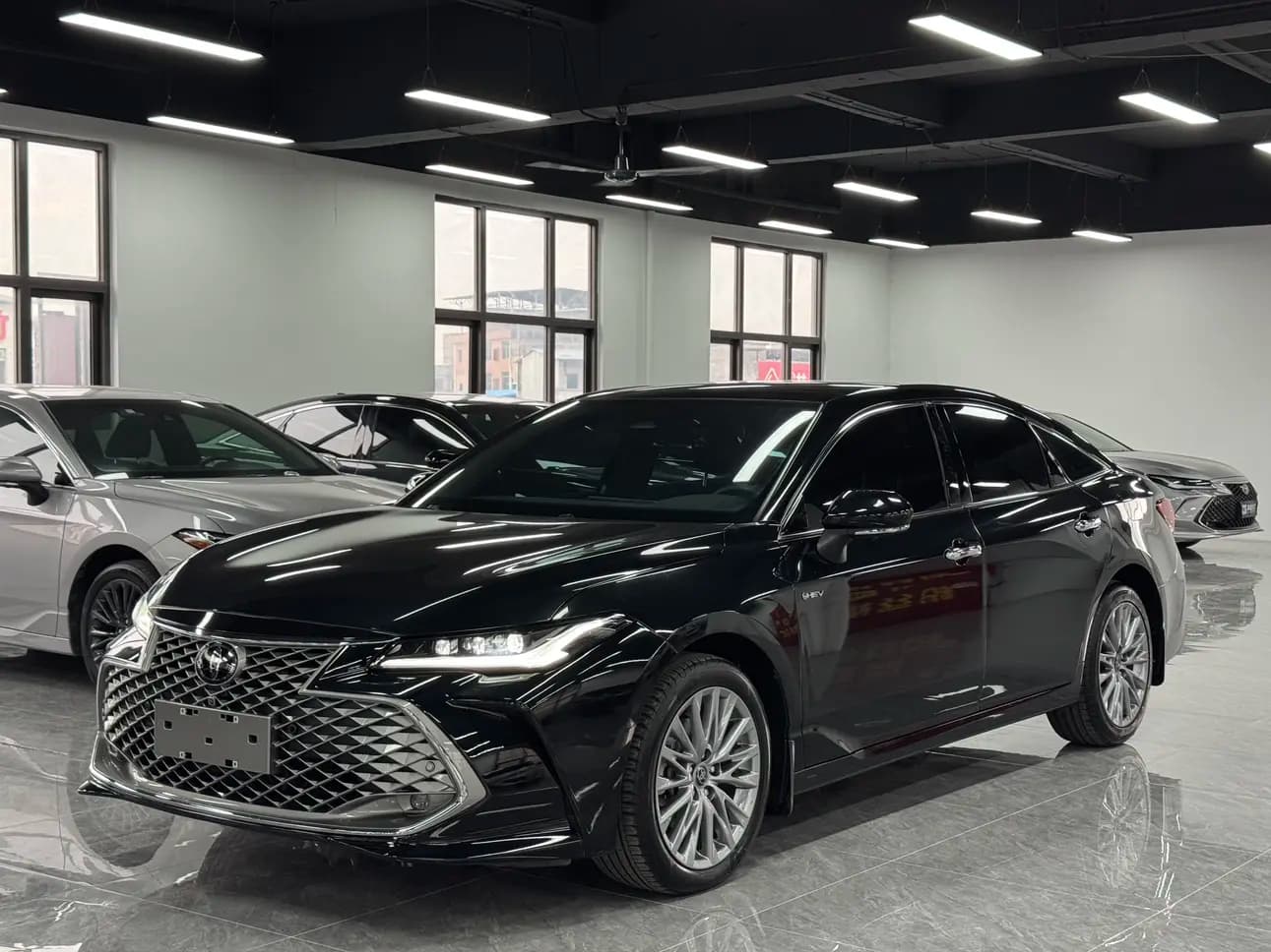 Toyota Avalon 2024 г. 21000 км.