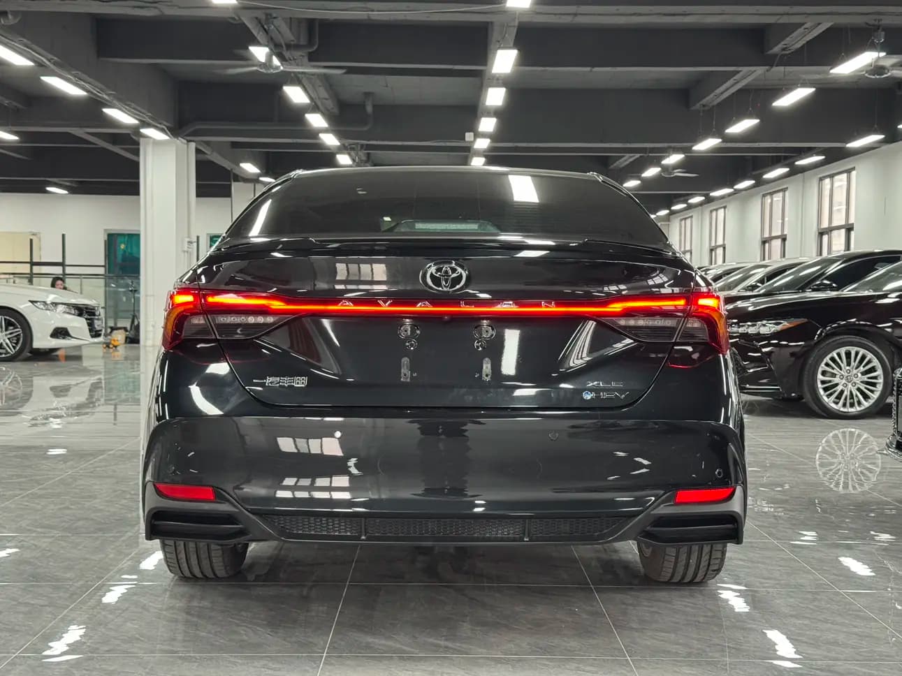 Toyota Avalon 2024 г. 21000 км. — фото 5