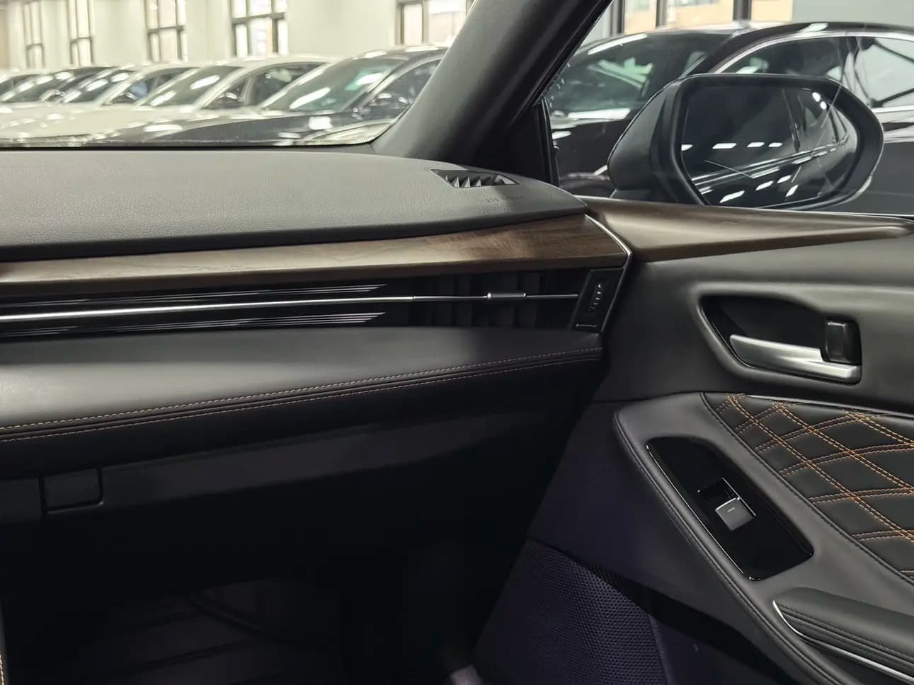 Toyota Avalon 2024 г. 21000 км. — фото 6