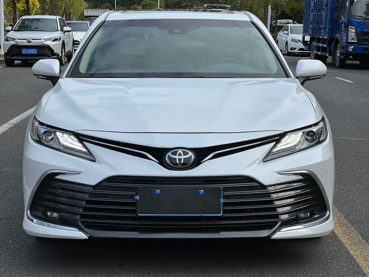 Toyota Camry 2022 г. 35091 км. — фото 2