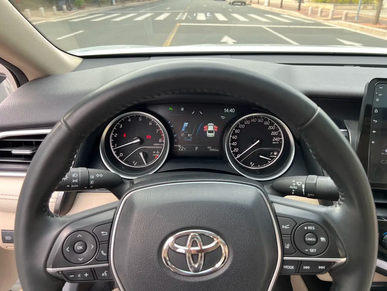 Toyota Camry 2022 г. 35091 км. — фото 12